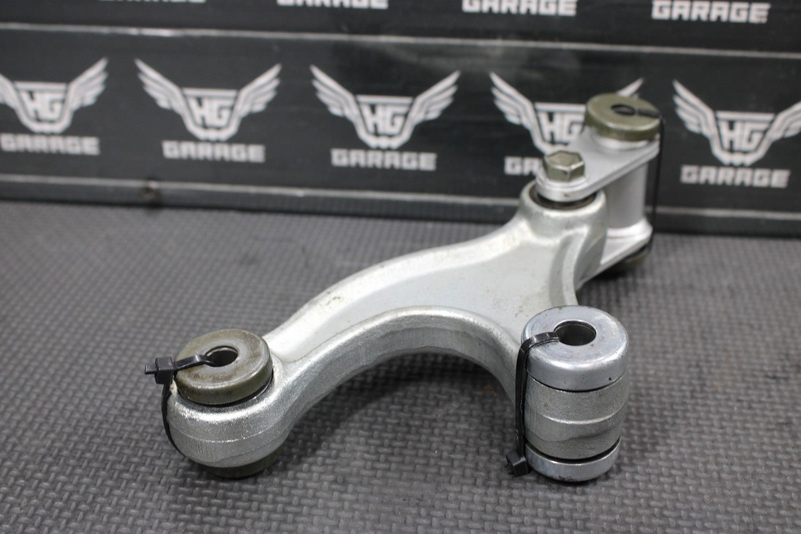 2000 YAMAHA TTR125 TTR125L OEM REAR SHOCK LINKAGE LINKS - hggarage