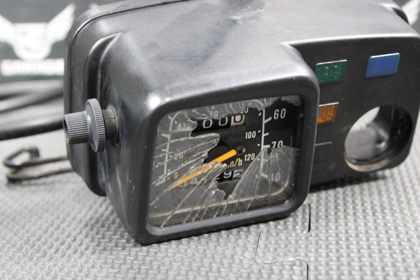 2005 SUZUKI DR200SE SPEED DRIVE GEAR HUB WITH CABLE SPEEDOMETER GAUGE CLUSTER - hggarage