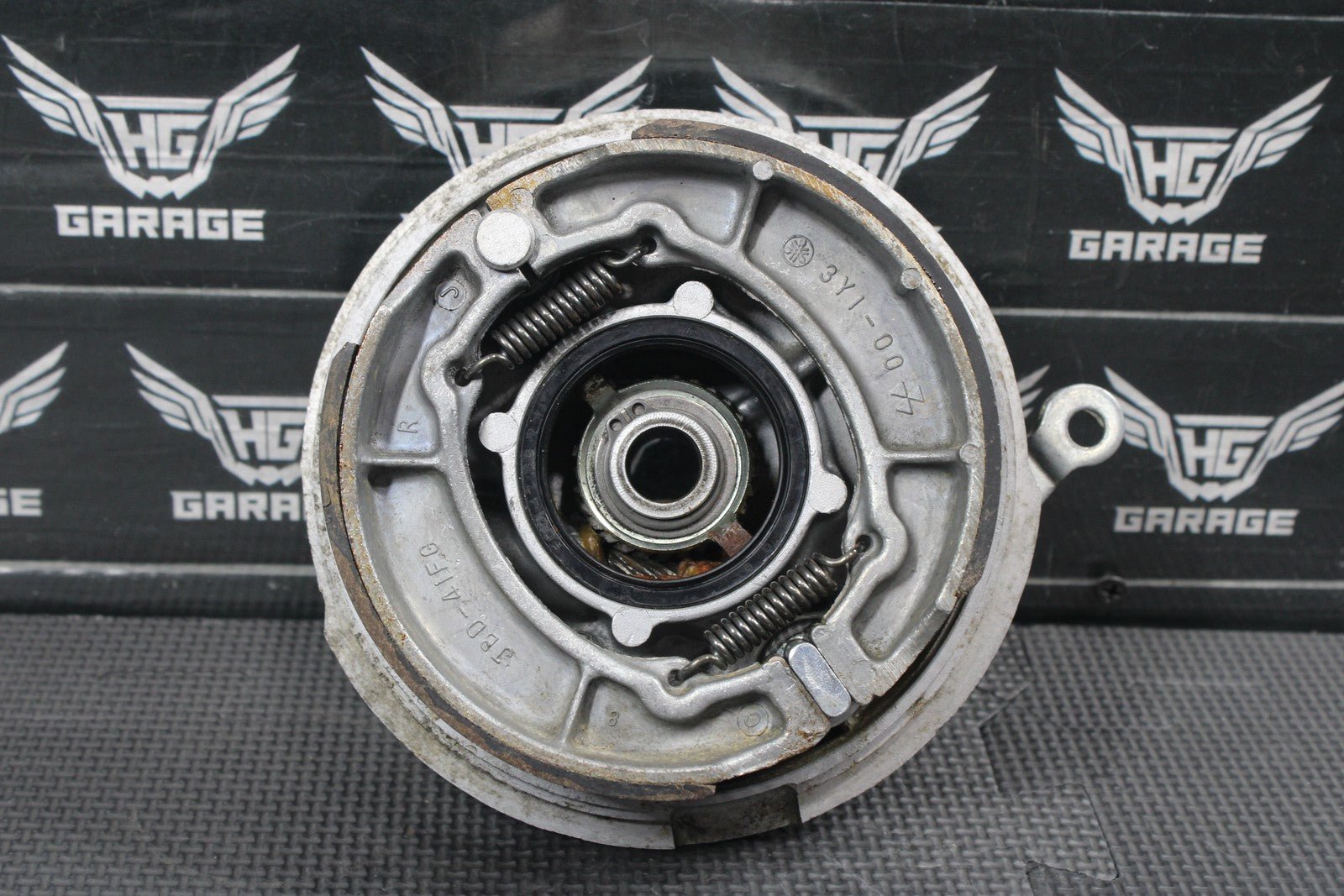 1987 YAMAHA TW200 OEM FRONT BRAKE DRUM ASSEMBLY GEAR TRIP METER SHOES - hggarage