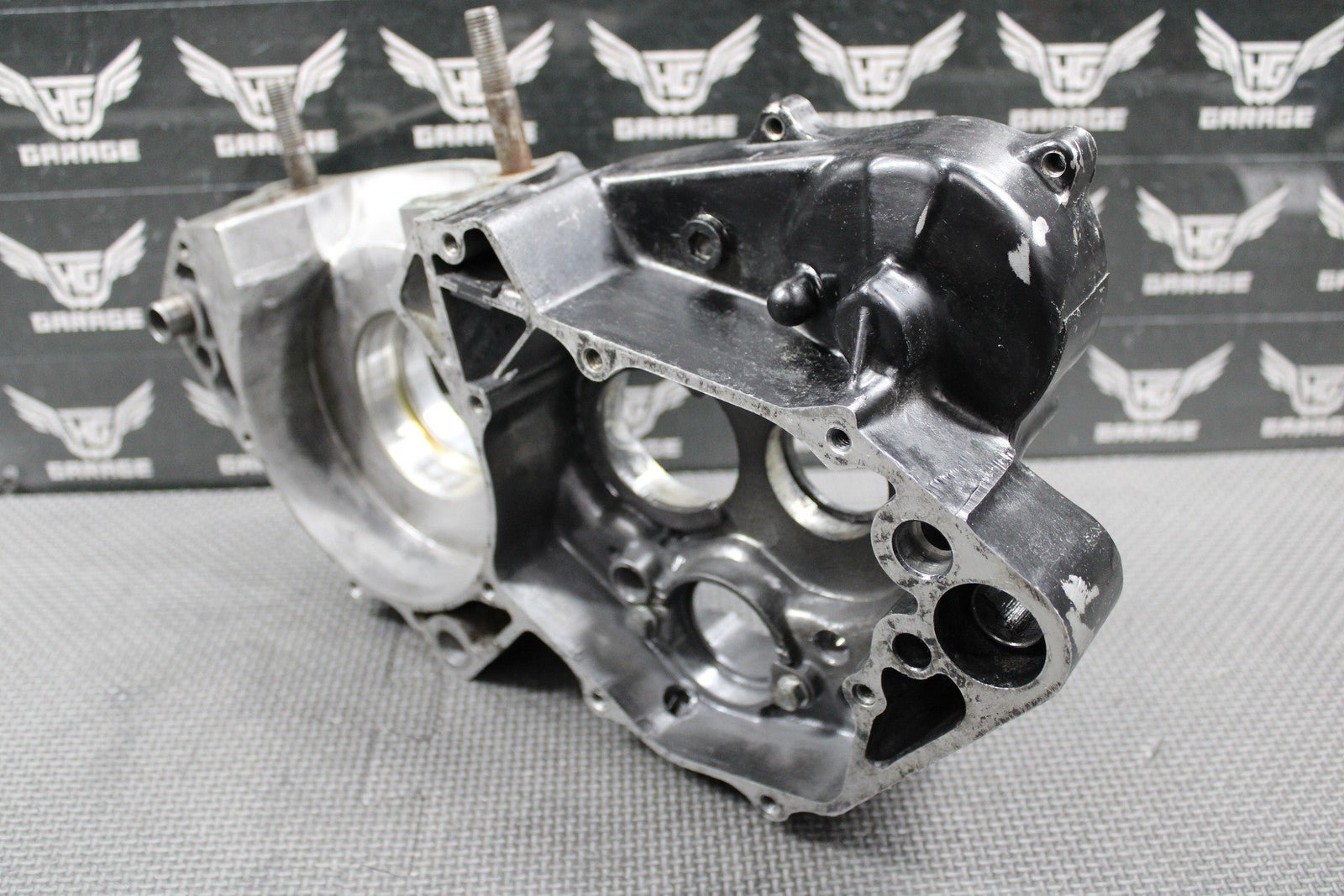 1988 HONDA CR250R OEM RIGHT ENGINE MOTOR CRANKCASE CRANK CASE 111A0 - KS7 - 830 NICE - hggarage