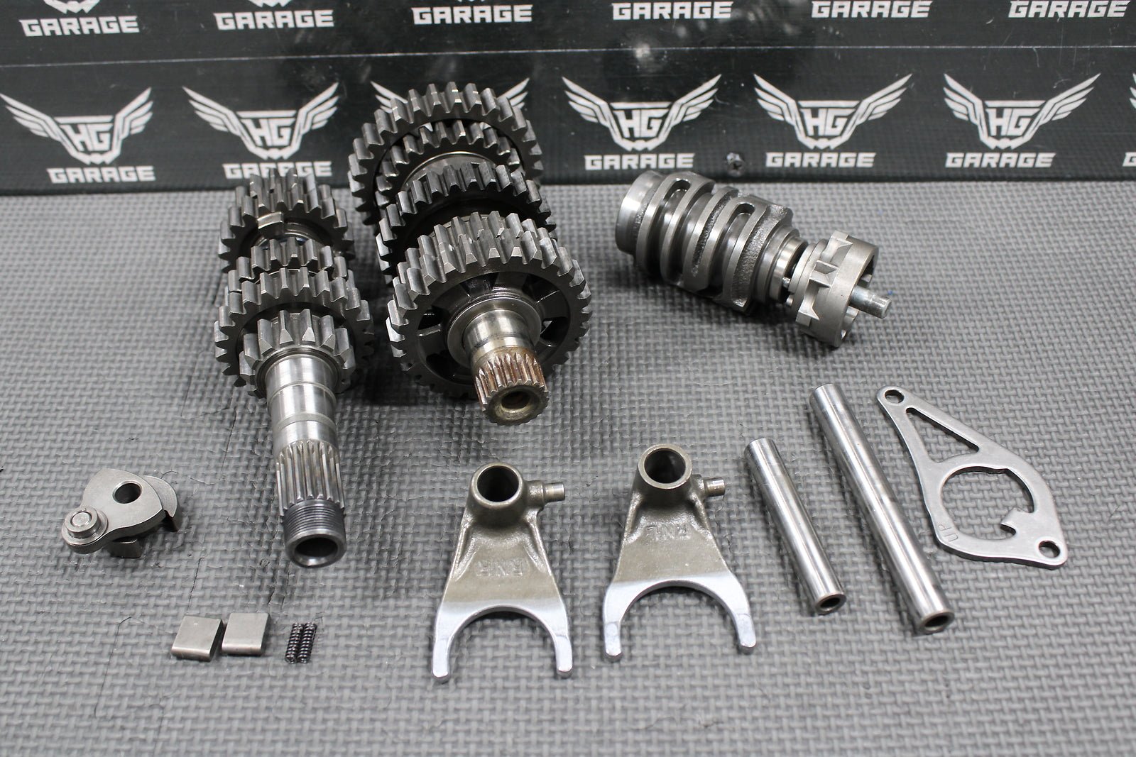 2004 HONDA CRF250R OEM ENGINE TRANSMISSION TRANNY ASSEMBLY GEARS 23210 - KRN - A00 - hggarage