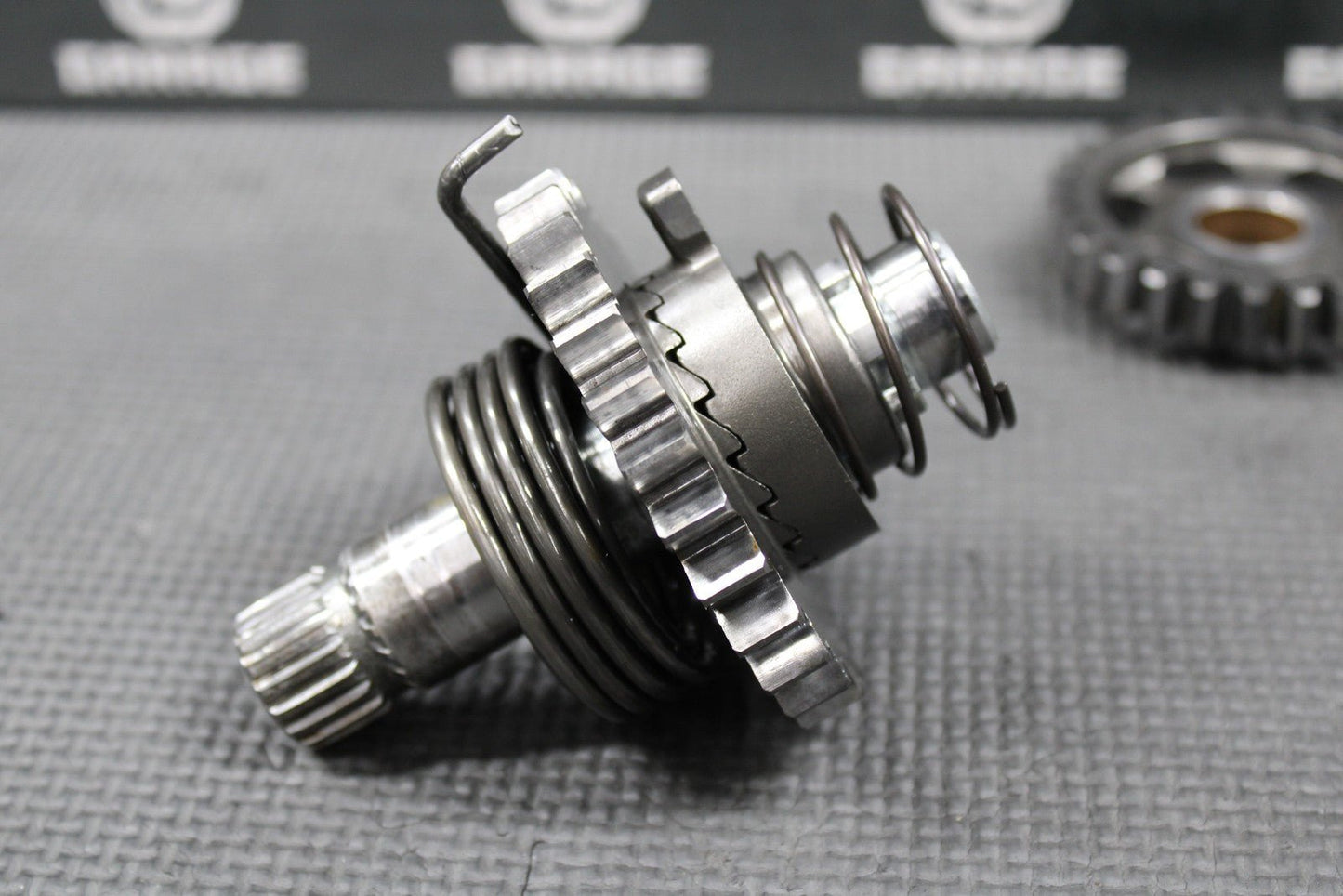 2003 SUZUKI 01 - 04 RM250 OEM KICKSTART KICK START SHAFT W IDLER GEAR 26211 - 05D03 - hggarage