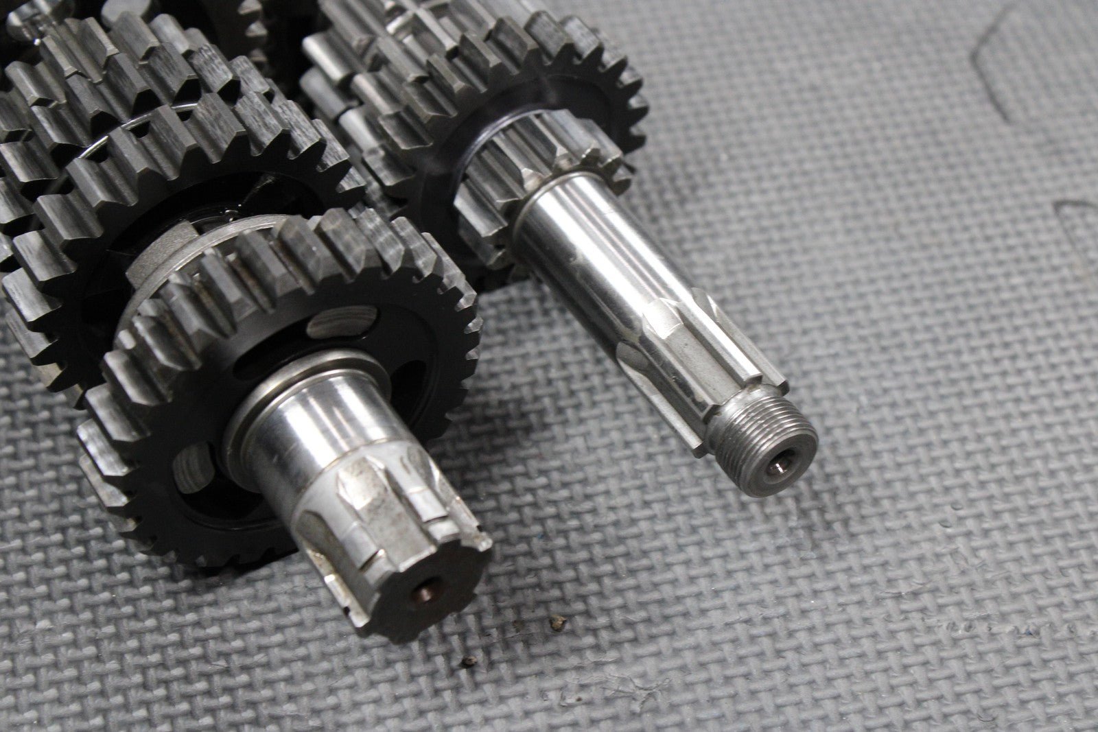1986 KAWASAKI KDX200 OEM TRANSMISSION TRANNY GEARBOX SHIFT FORKS DRUM GEARS - hggarage