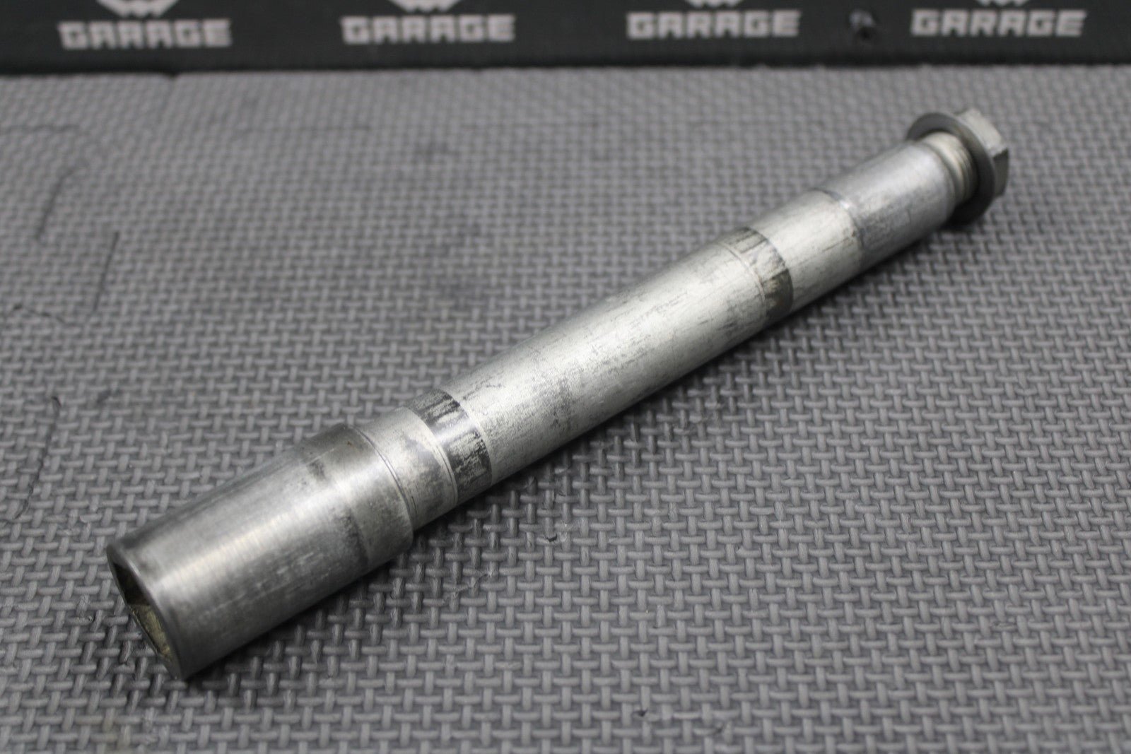 2020 YAMAHA YZ250F OEM FRONT WHEEL RIM AXLE PIVOT BOLT SHAFT 1SL - 25181 - 00 - 00 - hggarage