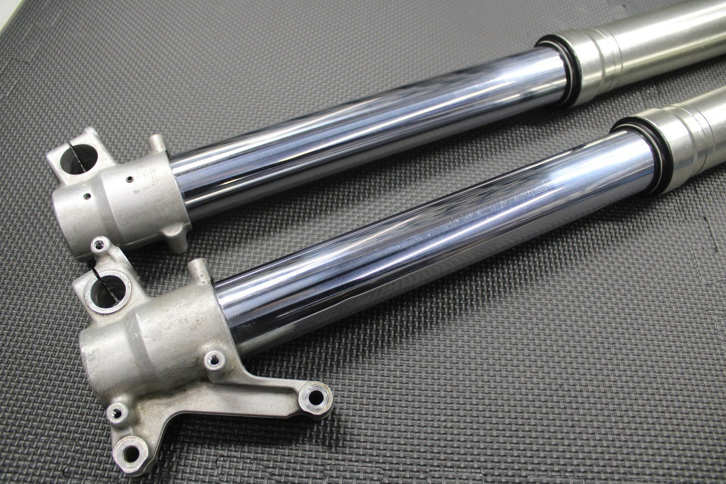 1999 SUZUKI RM250 MODEL X OEM 49MM RIGHT LEFT FRONT SUSPENSION FORKS SHOCKS - hggarage