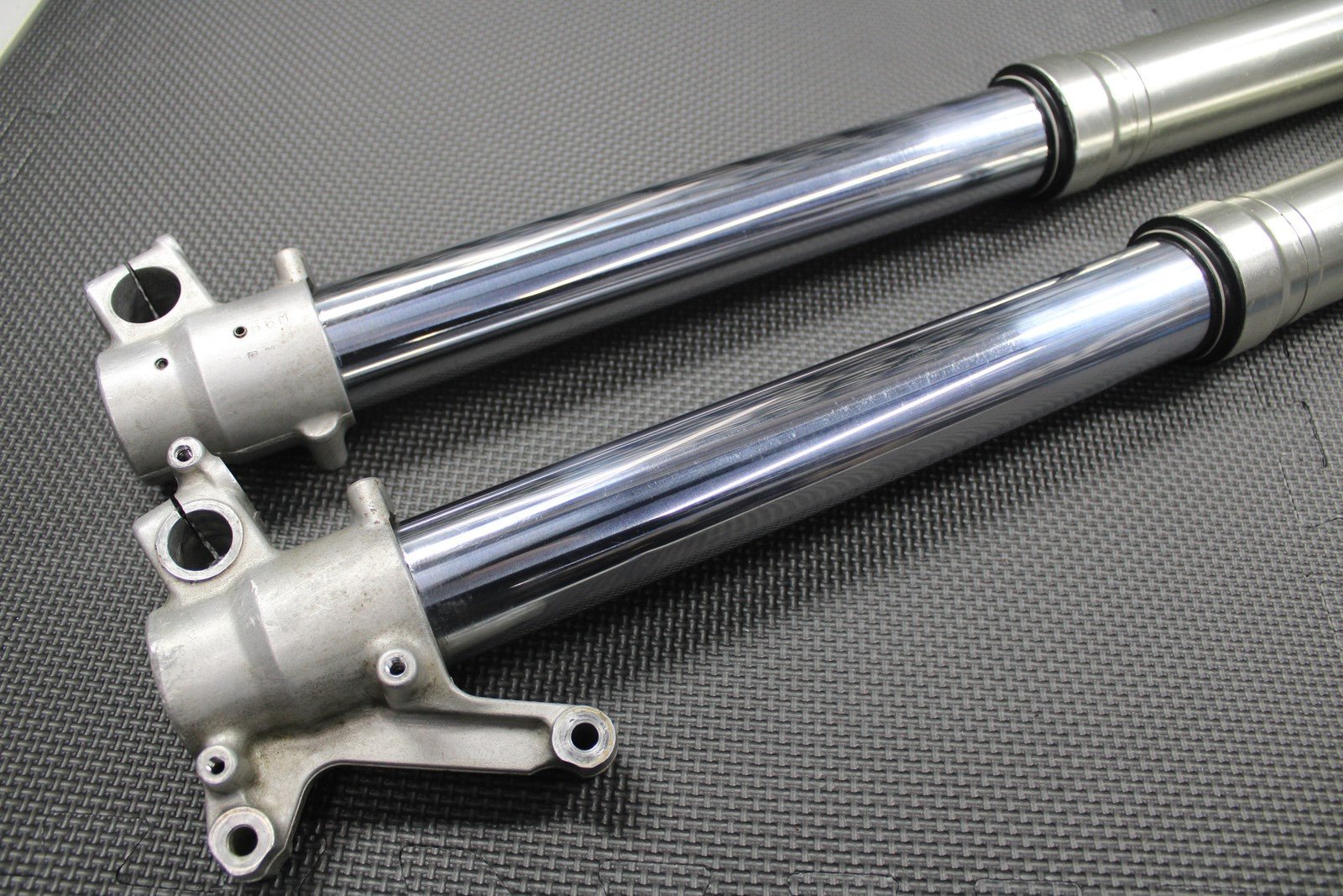 1999 SUZUKI RM250 MODEL X OEM 49MM RIGHT LEFT FRONT SUSPENSION FORKS SHOCKS - hggarage