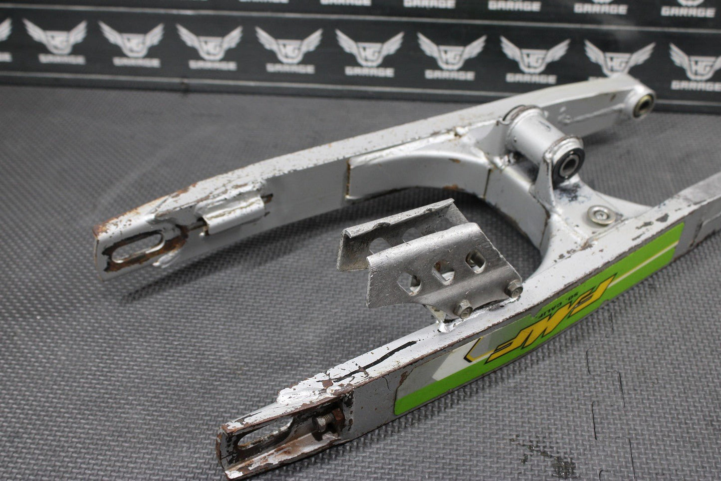 2004 KAWASAKI 02 - 22 KX65 OEM REAR SWINGARM SWING ARM SUSPENSION 3080 - 5132 - hggarage