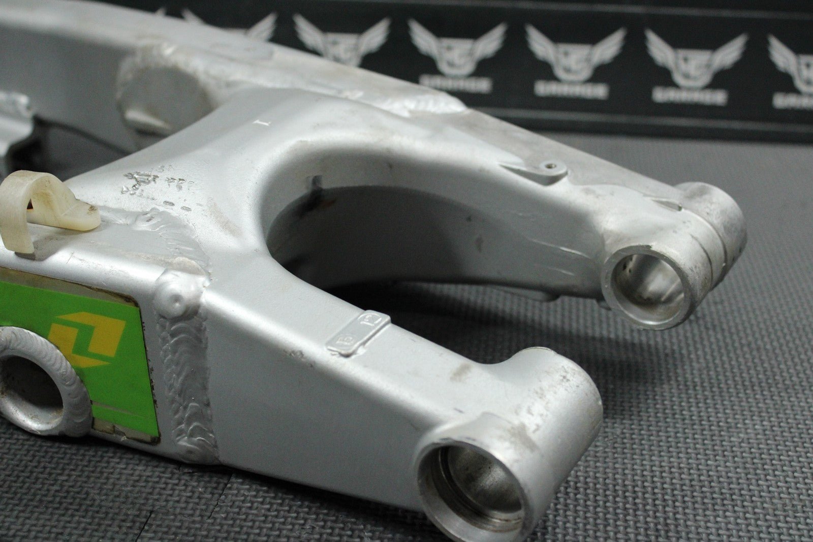 2004 KAWASAKI KX125 OEM SWINGARM SWING ARM & LINKAGE SET - hggarage