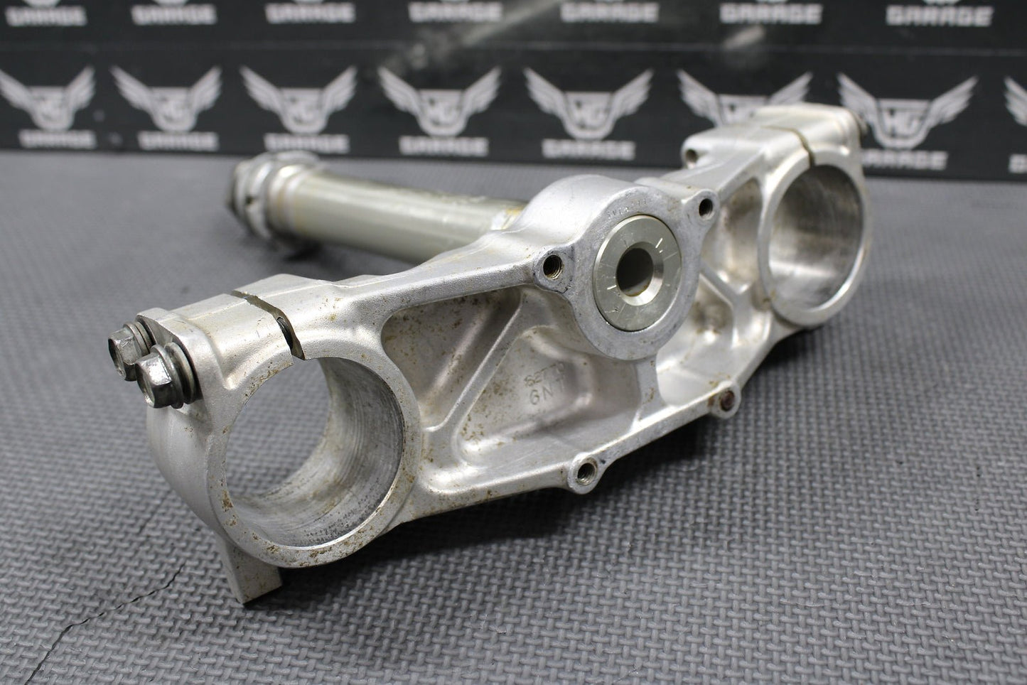 1997 SUZUKI 96 - 98 RM125 RM250 OEM FRONT FORKS CLAMP LOWER TRIPLE TREE STEM - hggarage