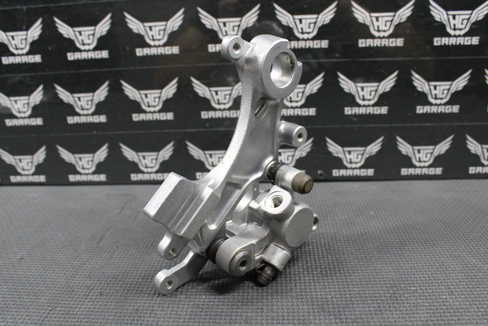 1998 YAMAHA YZ125 YZ250 OEM NISSIN REAR BACK BRAKE CALIPER 5DH - 2580W - 00 - 00 NICE - hggarage