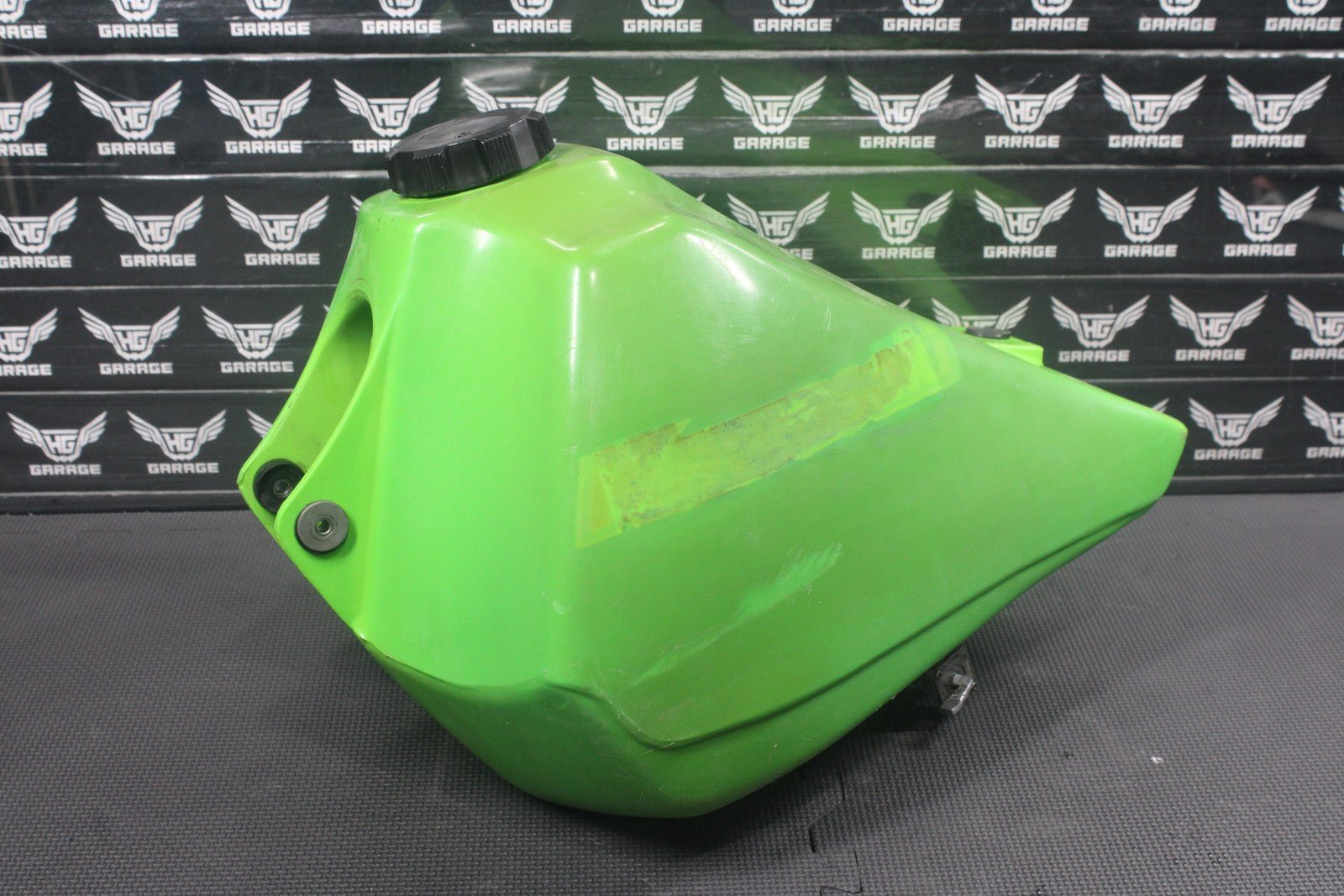 1986 KAWASAKI KDX200 OEM GAS FUEL TANK CELL PETROL RESERVOIR READ DESC! - hggarage
