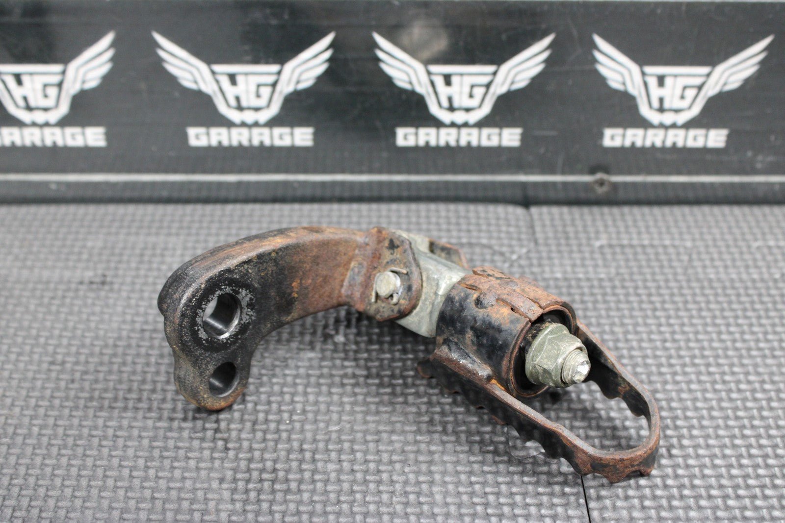 2005 SUZUKI DR200SE OEM FOOT PEGS PEDALS STAND FOOTPEG FOOTREST 43510 - 44A03 - 019 - hggarage