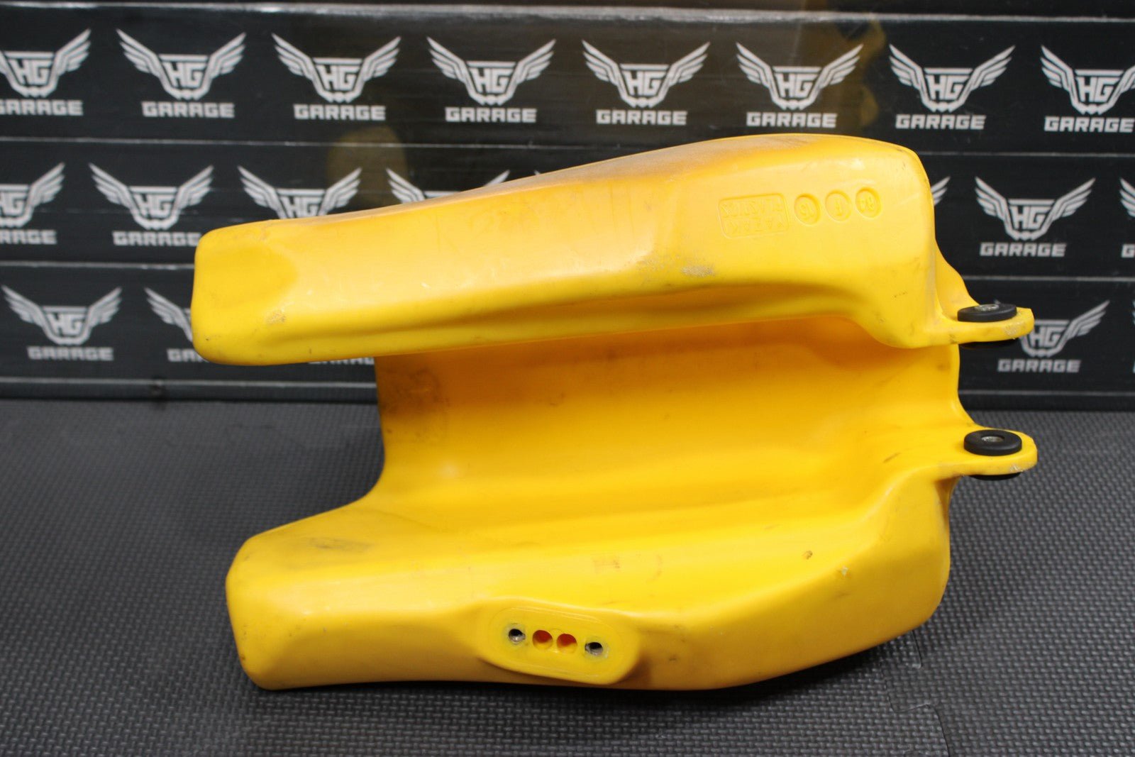 1985 YAMAHA PW80 83 - 85 OEM GAS TANK FUEL CELL RESERVOIR YELLOW 21W - 24110 - 00 - 00 - hggarage