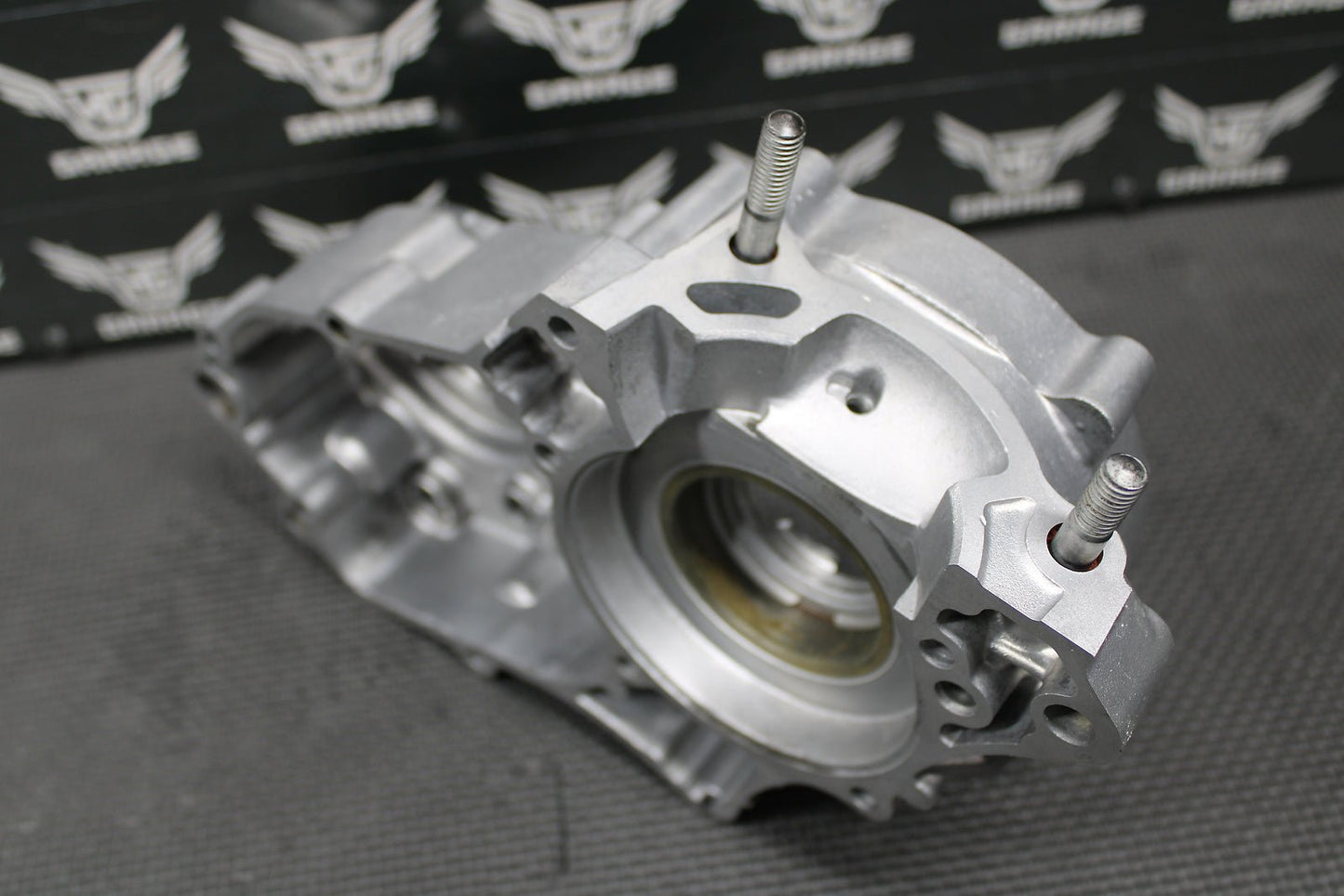 2008 KAWASAKI 08 - 22 KX85 LEFT ENGINE MOTOR CRANKCASE CRANK CASE HALF 14001 - 0737 - hggarage