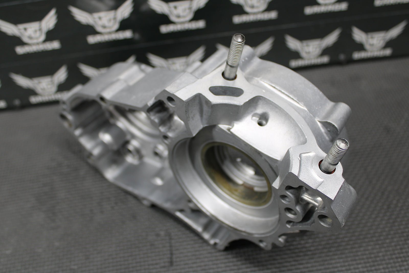 2008 KAWASAKI 08 - 22 KX85 LEFT ENGINE MOTOR CRANKCASE CRANK CASE HALF 14001 - 0737 - hggarage