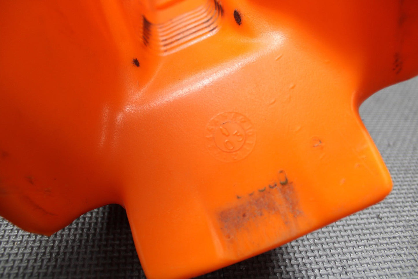 2004 03 - 07 KTM 125SX OEM GAS FUEL TANK CELL PETROL RESERVOIR 5030711300004 - hggarage