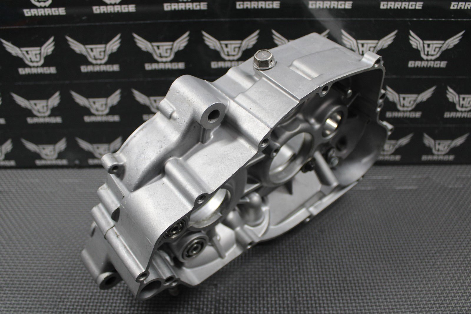 2006 2007 KAWASAKI KX250 OEM RIGHT ENGINE CRANKCASE CRANK CASE 14001 - 0065 GOOD! - hggarage