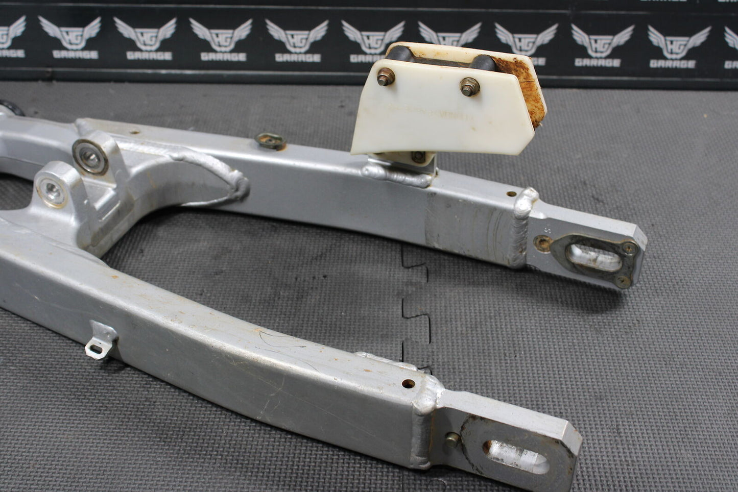 2004 HONDA CRF230F OEM SWINGARM SWING ARM SUSPENSION 52200-KPS-900