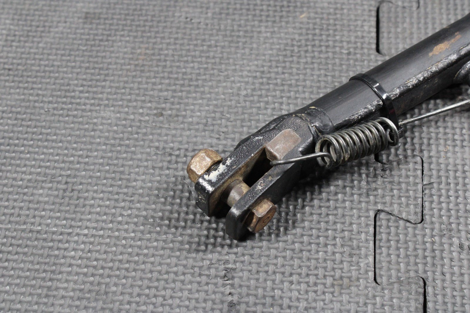2000 SUZUKI 00 - 04 DRZ400 00 - 07 DRZ400E OEM KICKSTAND SIDE KICK STAND 42310 - 44E10 - hggarage
