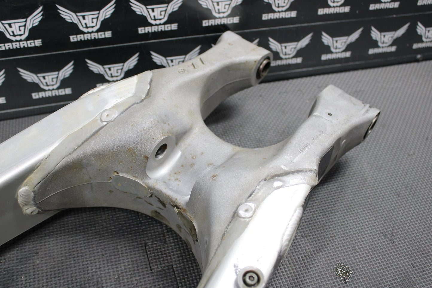 2003 Yamaha YZ125 OEM Swingarm Swing Arm Suspension 5UN - 22110 - 00 - 00 - hggarage