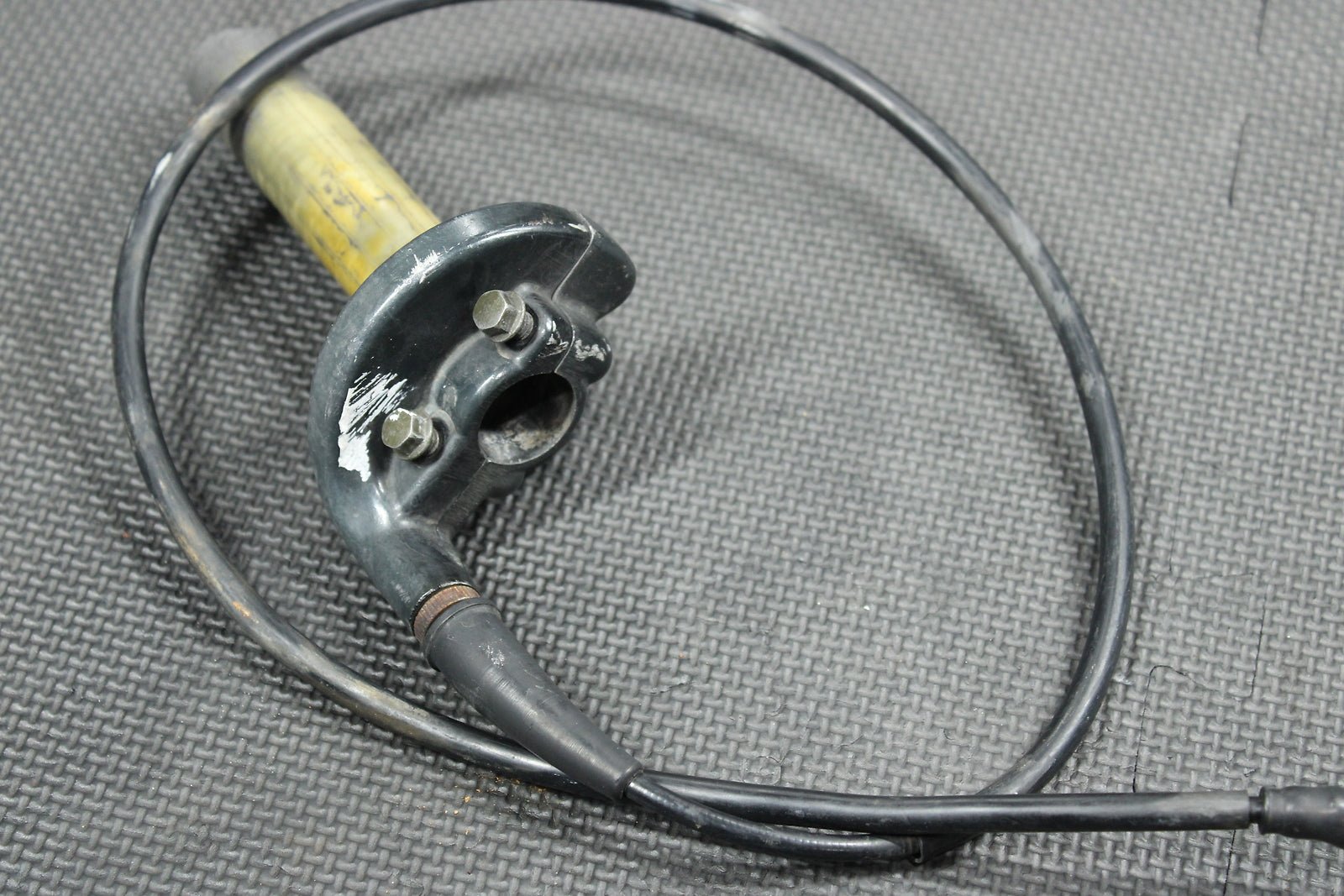 1993 Honda CR80R 86 - 95 OEM Right Throttle Grip Cable Tube Assembly 17910 - GS2 - 600 - hggarage