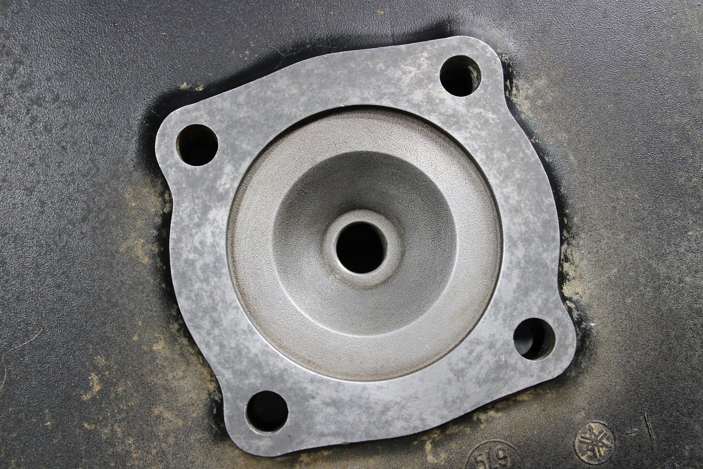 1991 YAMAHA RT180 90 - 98 OEM CYLINDER HEAD COVER DOME CHAMBER 5L9 - 11311 - 00 - hggarage