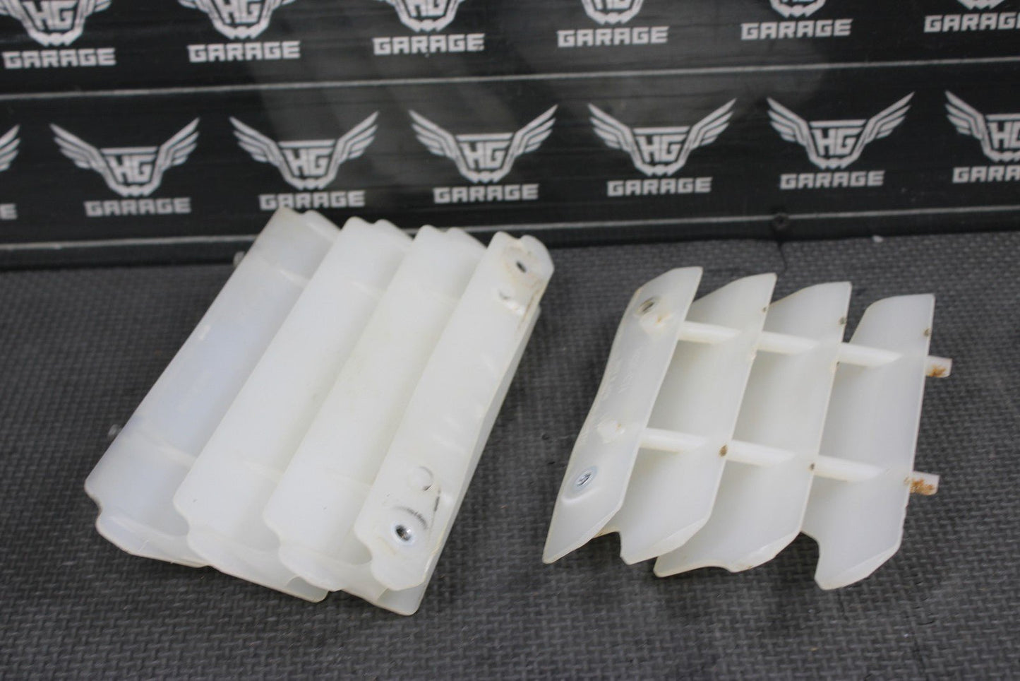 2004 00 - 08 KAWASAKI KX65 OEM RADIATOR GUARD SHIELD LOUVER VENT 14037 - 0047 - RZ - hggarage