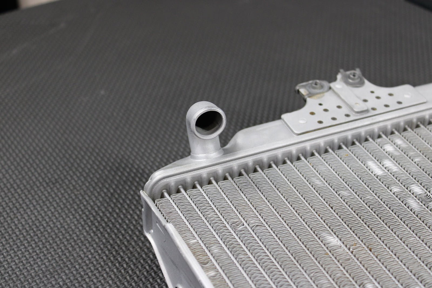 1999 Honda CR125R OEM Engine Motor Cooling Cooler Radiator 19100 - KZ4 - J10 - hggarage