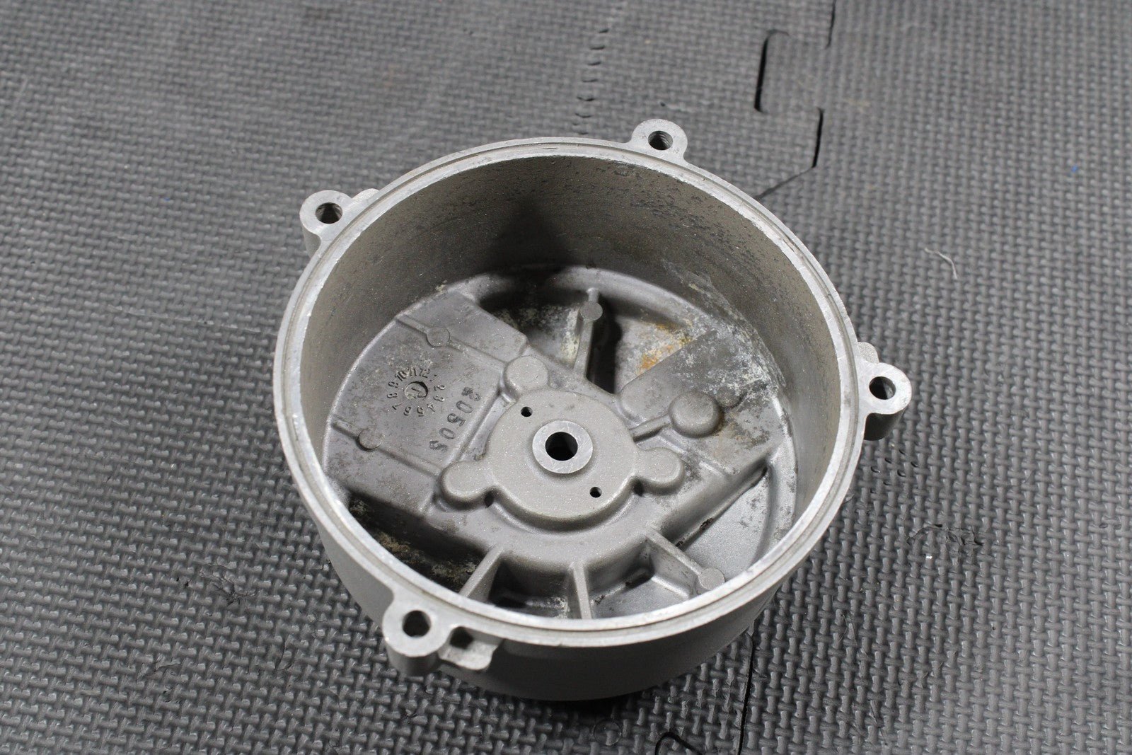 2013 HUSQVARNA TE511 OEM ENGINE MOTOR SIDE CLUTCH COVER 7729380 - hggarage