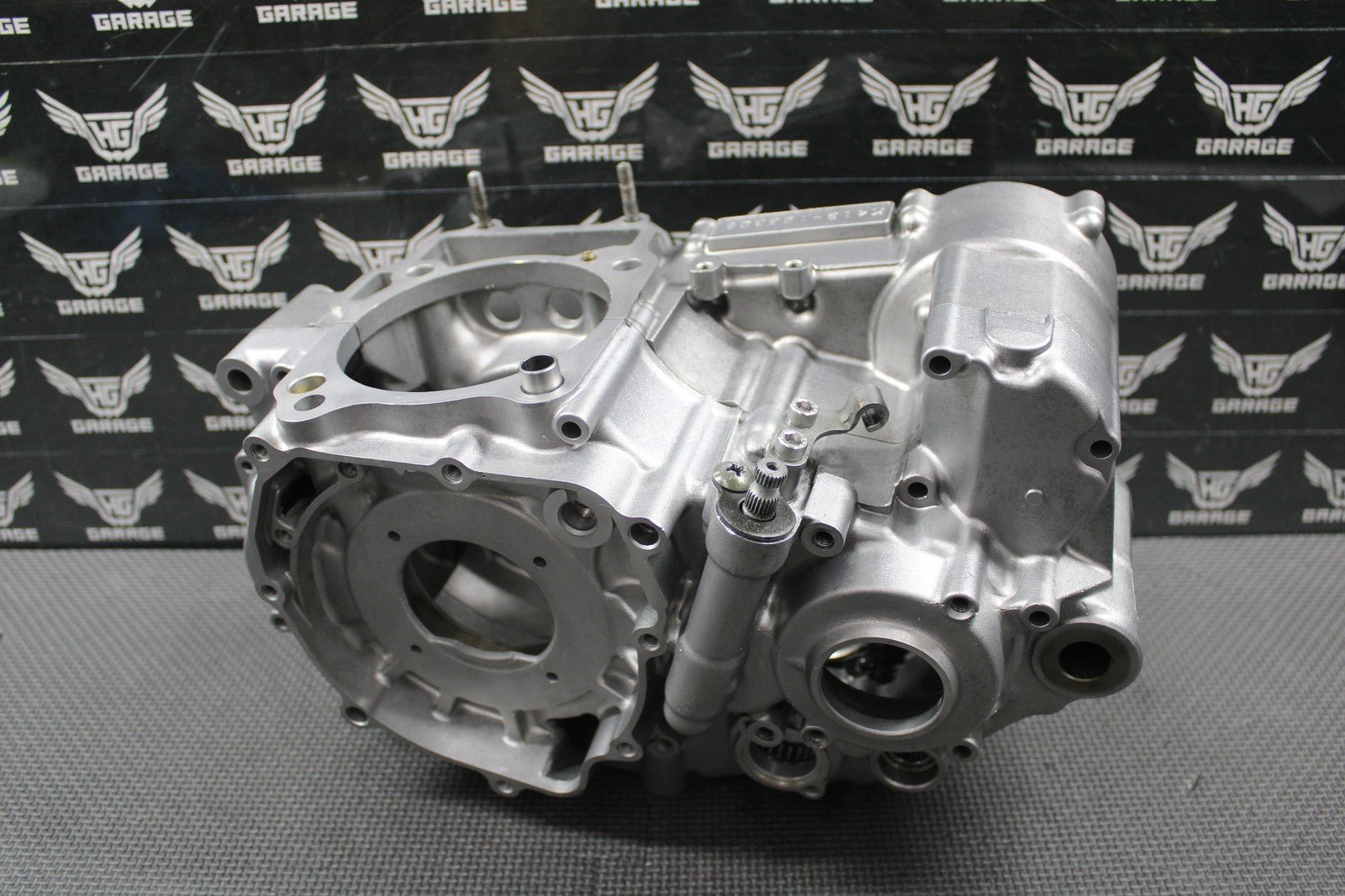 2003 KAWASAKI KLX400SR DRZ400 OEM LEFT RIGHT CRANKCASE CRANK CASE SET 14001 - S015 - hggarage