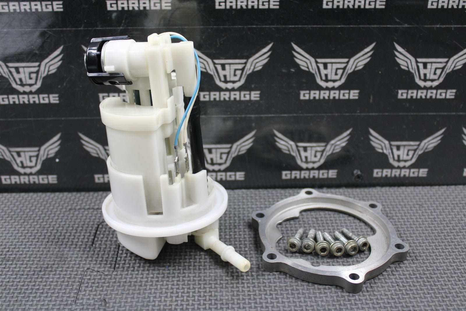 2020 YAMAHA 17 - 22 YZ250F YZ450F OEM GAS FUEL TANK PUMP UNIT 33D - 13907 - 02 - 00 GOOD - hggarage