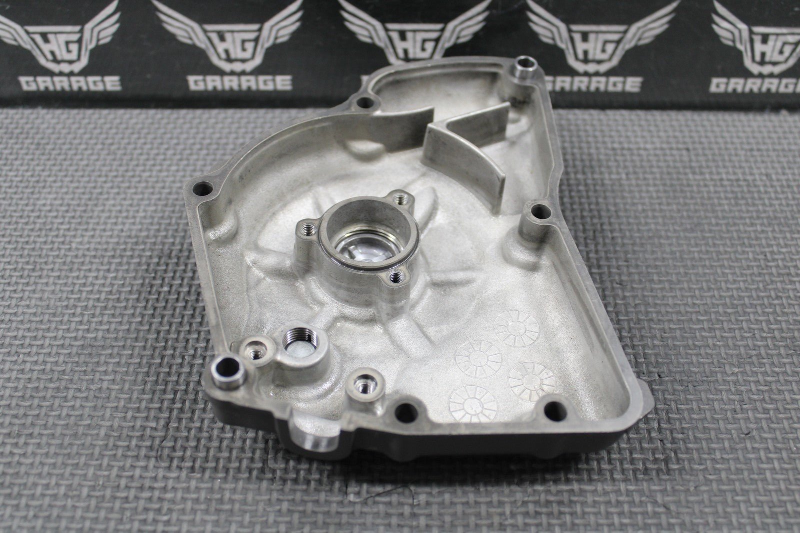 2019 SUZUKI RMZ250 OEM LEFT CASE STATOR GENERATOR MAGNETO COVER 11351 - 49H10 - hggarage
