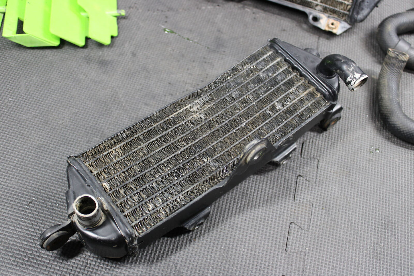 1991 KAWASAKI KDX250 OEM ENGINE MOTOR COOLING COOLER RADIATOR 39061-1127