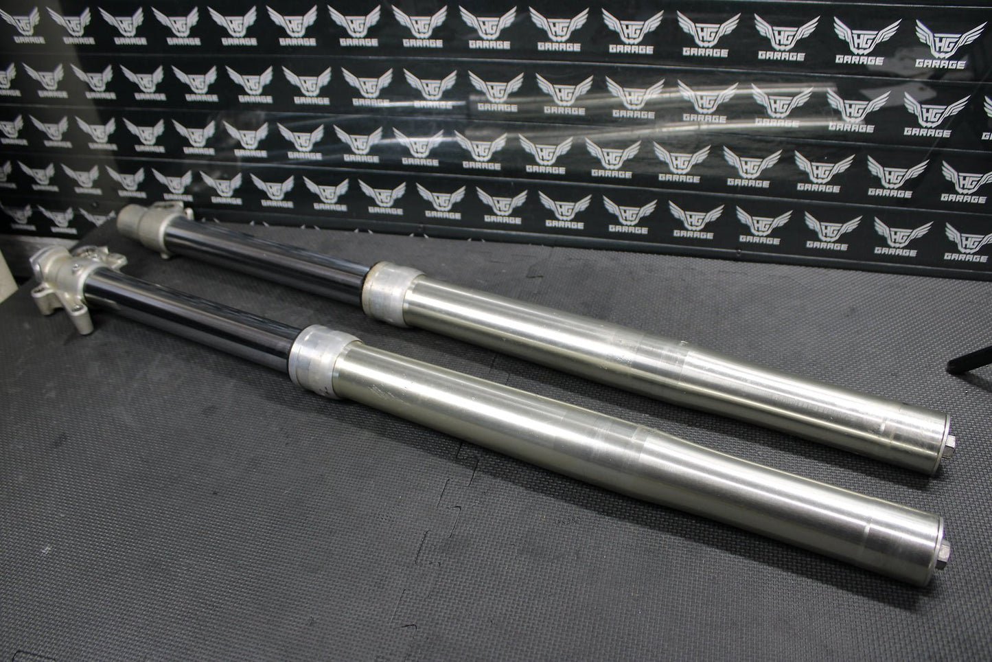 1997 Yamaha YZ125 OEM Right Left Front Suspension Forks Shocks 4XM - 23102 - L0 - 00 - hggarage