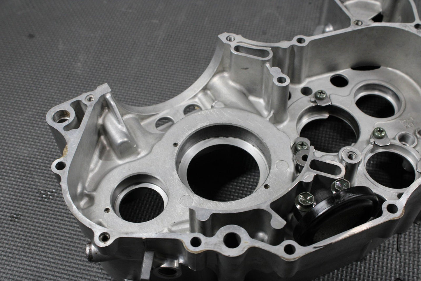 2000 SUZUKI DRZ400 OEM LEFT RIGHT ENGINE MOTOR CRANKCASE CASES HALFS BLOCK GOOD! - hggarage