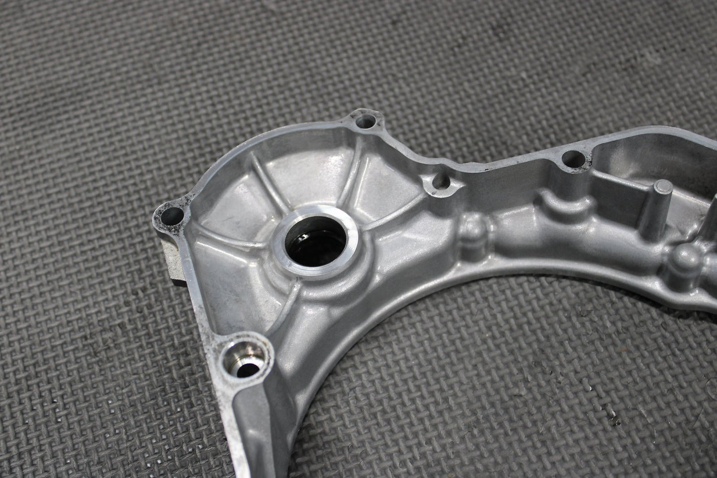 2010 Yamaha YZ450F OEM Engine Motor Side Clutch Cover Assembly 33D - 15415 - 10 - 00 - hggarage