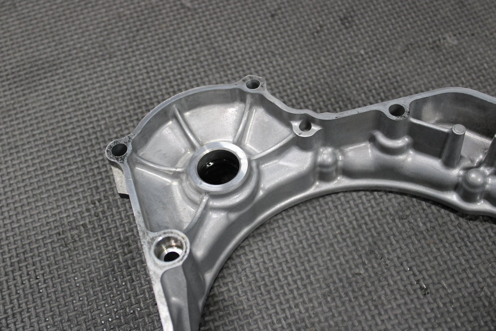 2010 Yamaha YZ450F OEM Engine Motor Side Clutch Cover Assembly 33D - 15415 - 10 - 00 - hggarage