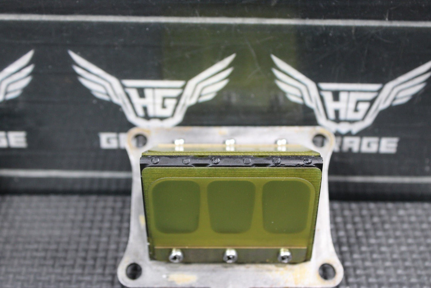 1998 HONDA CR125R OEM INTAKE REED BLOCK ASSEMBLY 14100 - KZ4 - J01 16221 - KZ4 - A10 - hggarage
