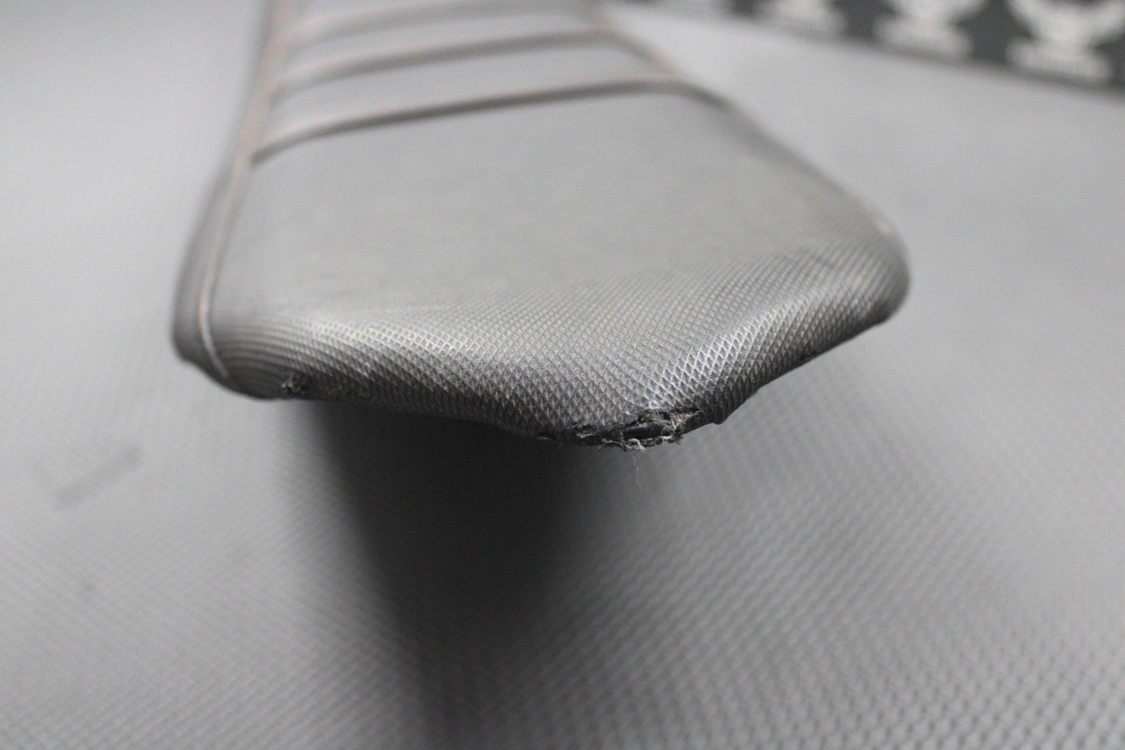 2013 KTM 450 SXF OEM SEAT SADDLE FOAM PAN COVER COMPLETE 77207040200 - hggarage