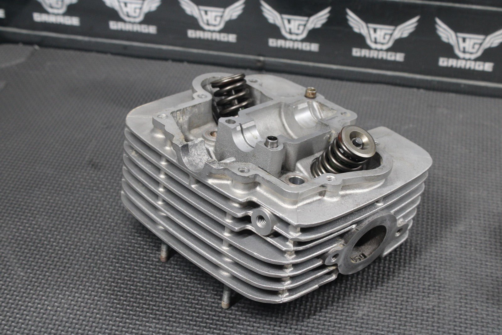 2004 SUZUKI LTZ250 OEM ENGINE TOP END CYLINDER HEAD VALVES CAMSHAFT ROCKER ARMS - hggarage