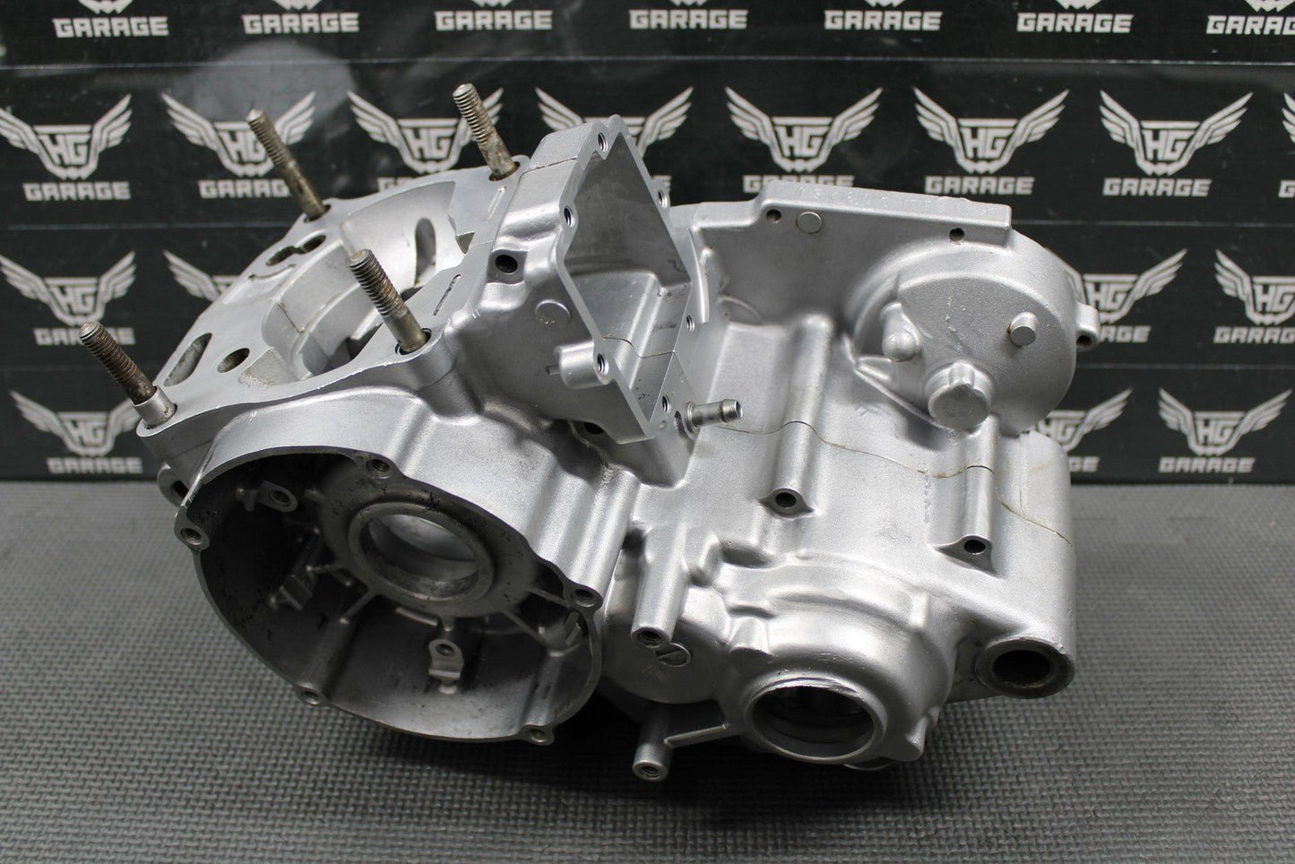 1992 KAWASAKI KX125 OEM LEFT RIGHT ENGINE MOTOR CRANKCASE CRANK CASES 14001 - 5314 - hggarage