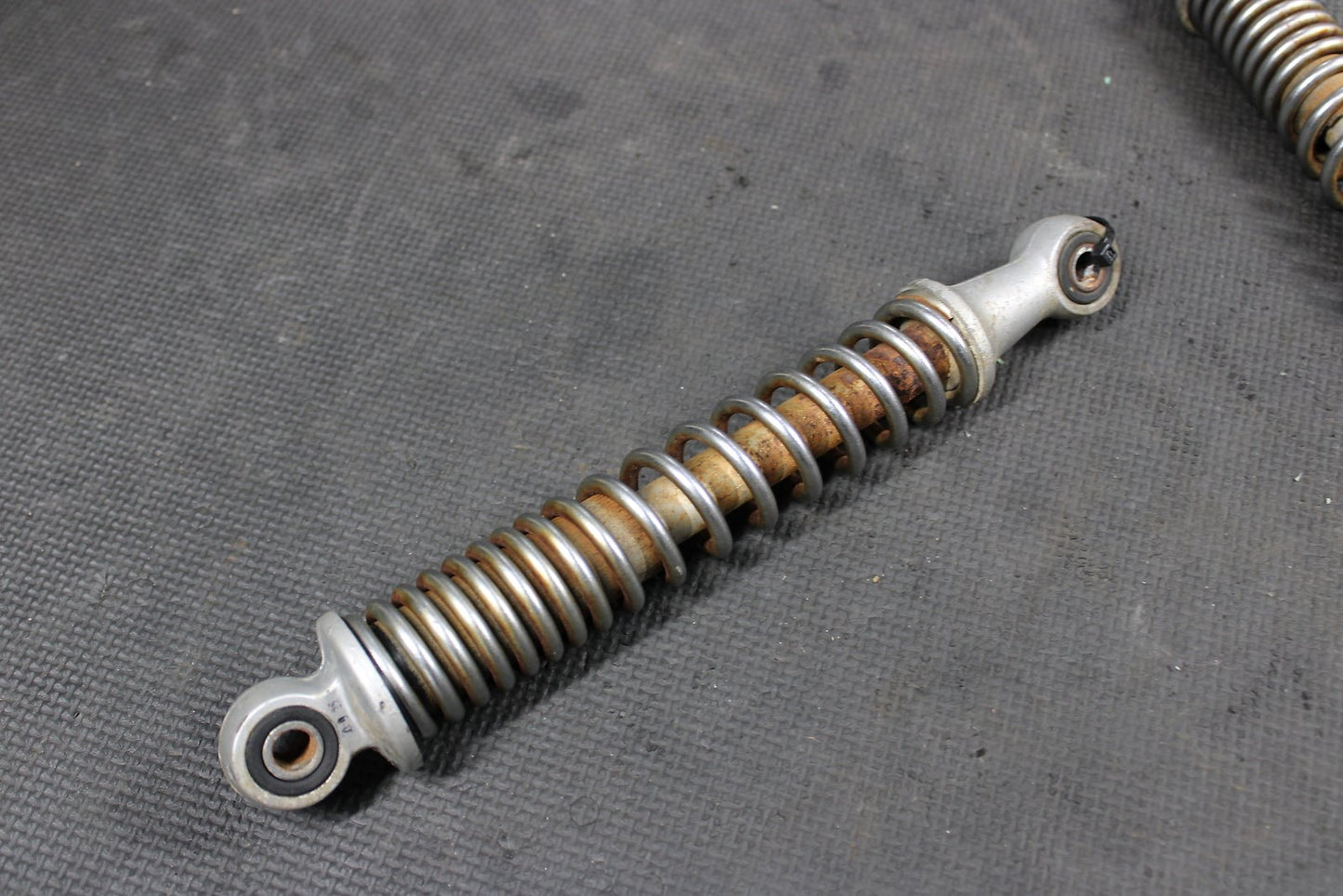 1976 HONDA Z50A OEM REAR BACK SHOCK ABSORBER SUSPENSION 52400 - 120 - 000 - hggarage