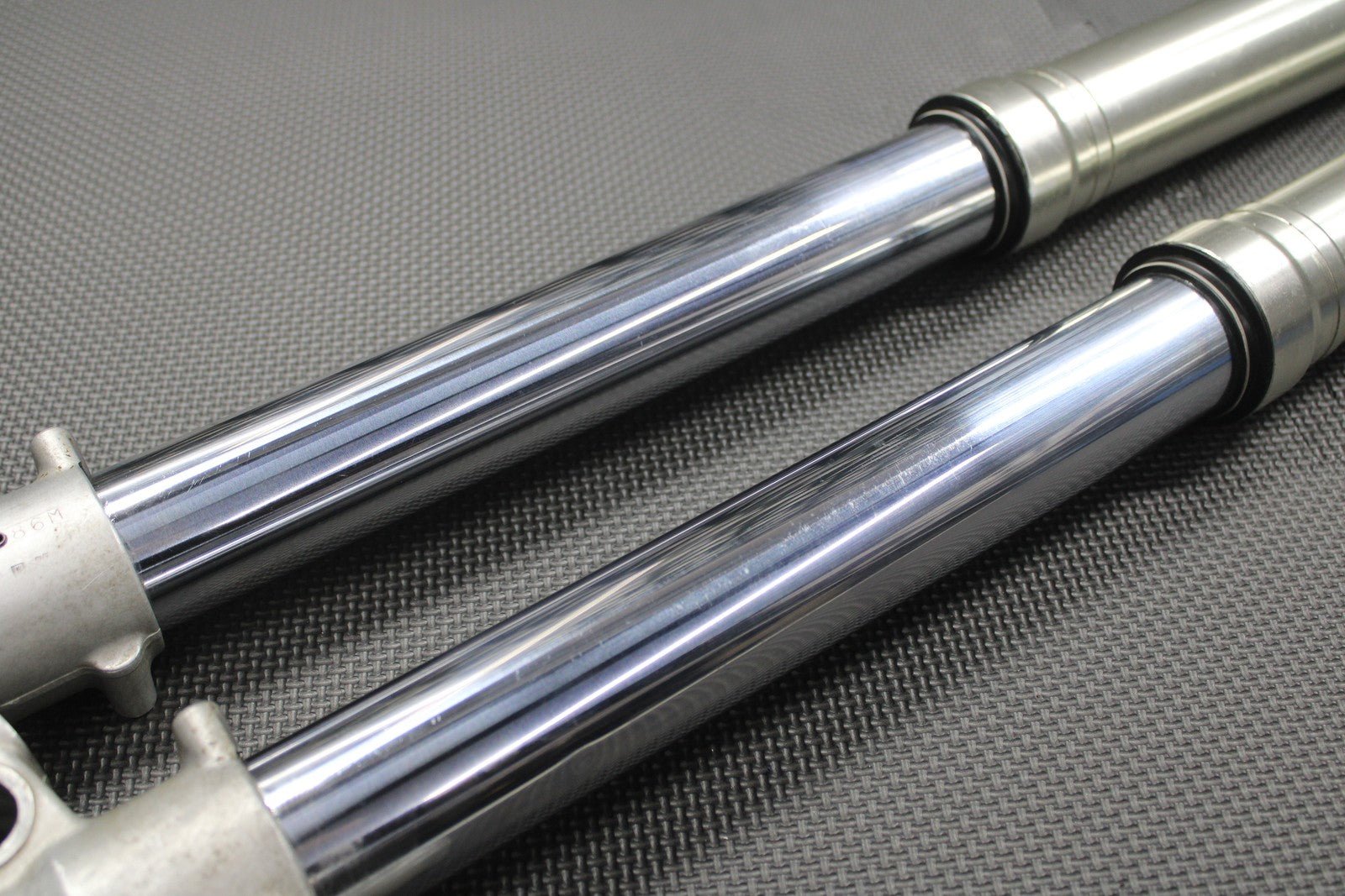 1999 SUZUKI RM250 MODEL X OEM 49MM RIGHT LEFT FRONT SUSPENSION FORKS SHOCKS - hggarage