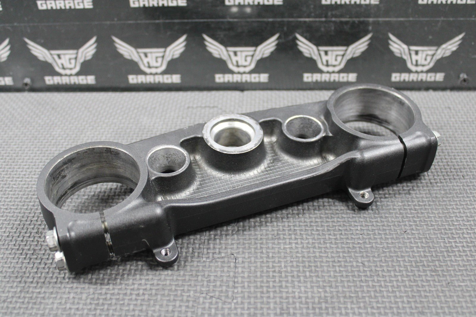 2019 SUZUKI RMZ250 OEM FRONT FORK UPPER TRIPLE TREE CLAMP BRACKET 51311 - 46K00 - hggarage