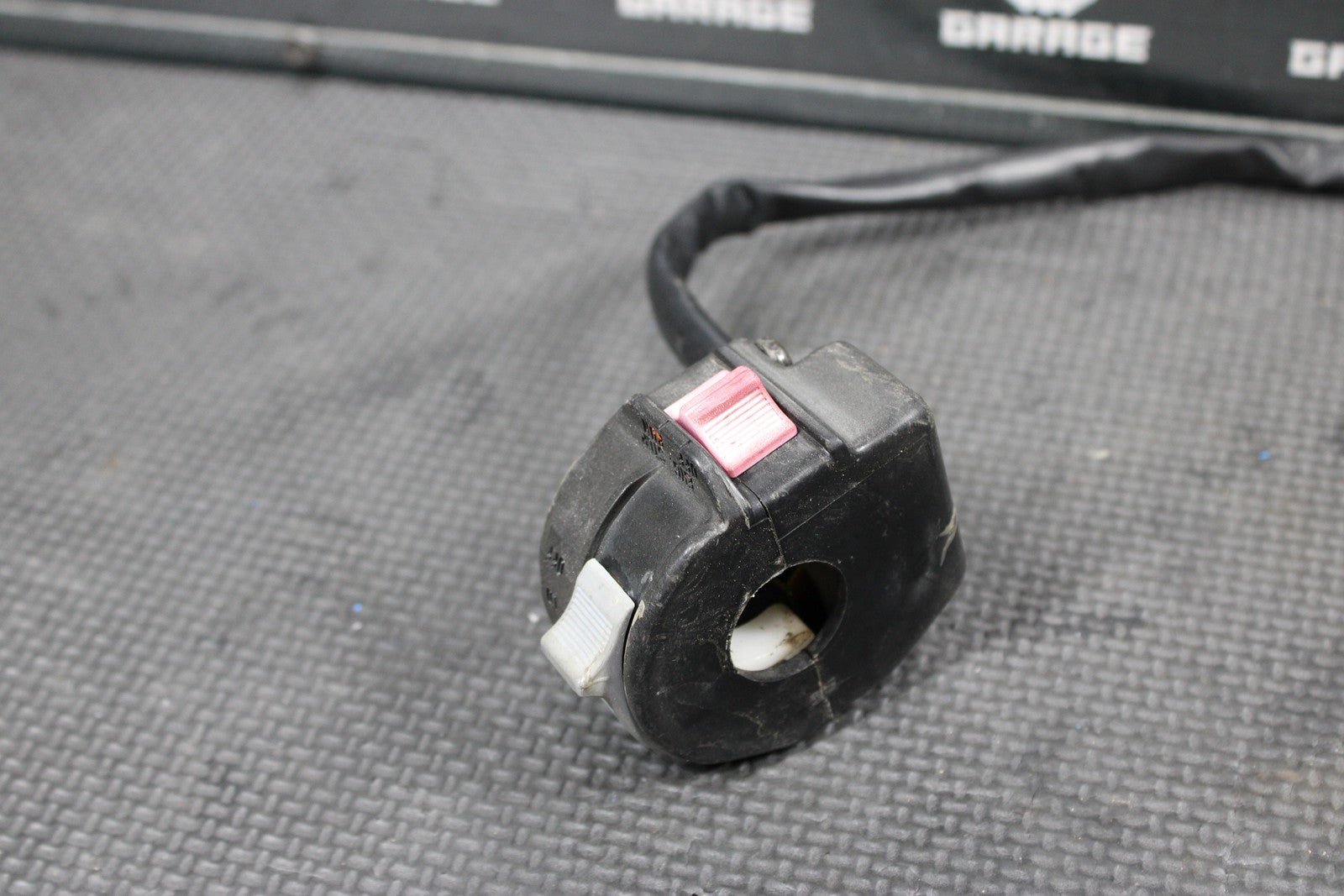1991 87 - 94 YAMAHA BANSHEE 350 OEM LEFT HANDLEBAR HEADLIGHT ENGINE CUTOFF SWITCH - hggarage