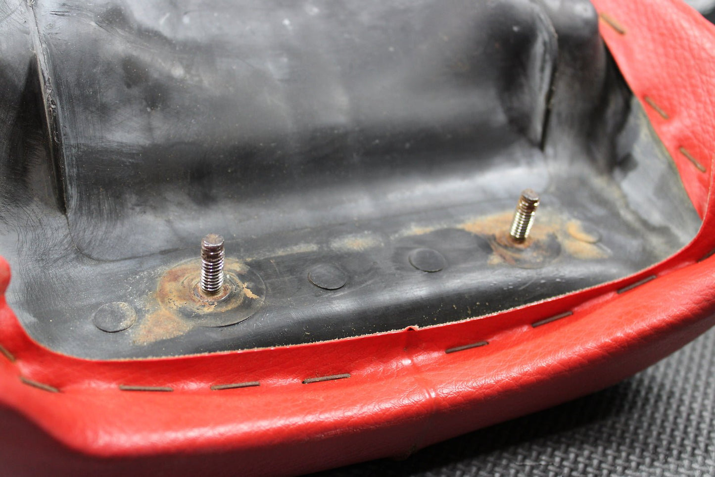 2002 Honda XR200R 93 - 02 OEM Seat Saddle 77200 - KT0 - A50ZA - hggarage