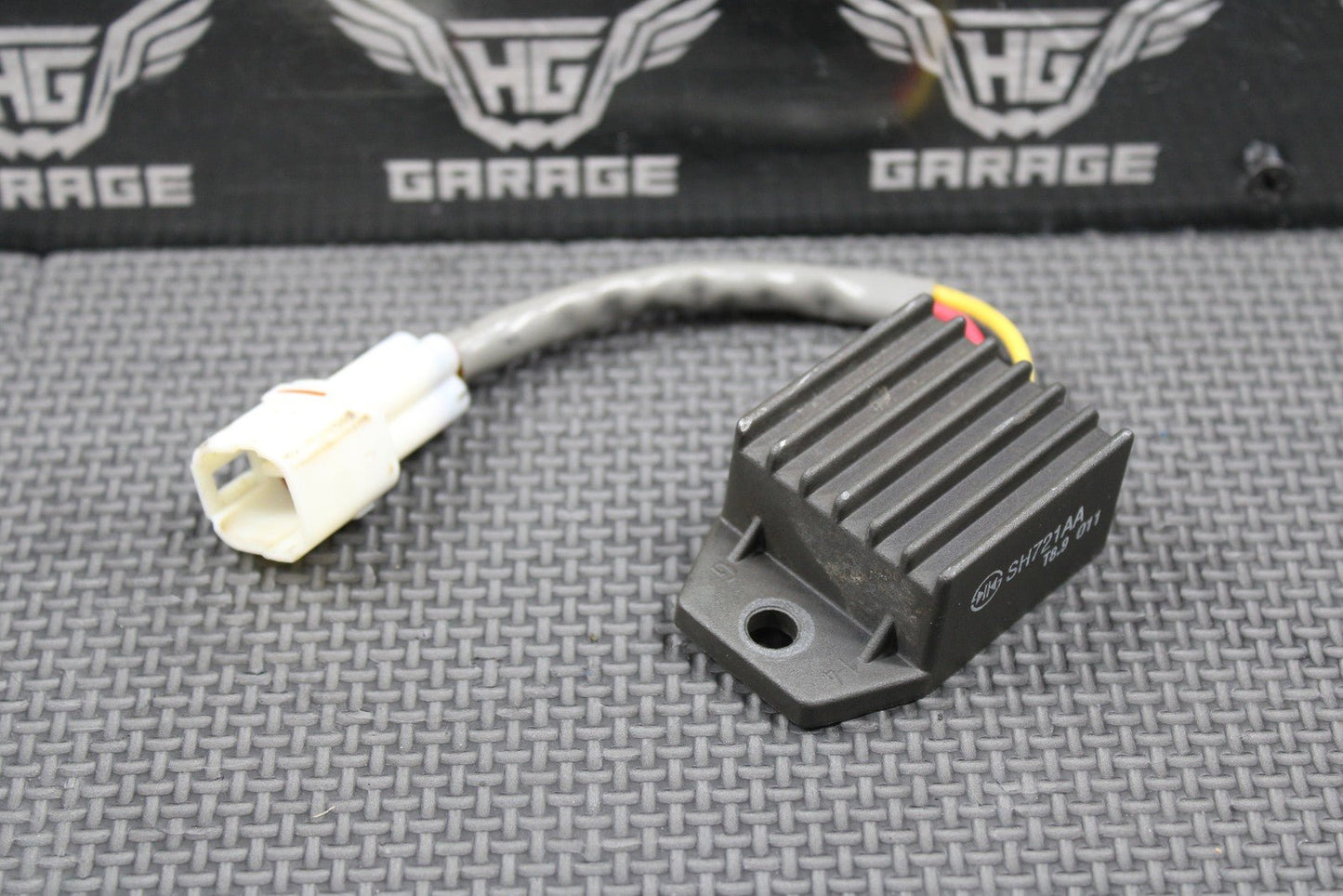 2010 KTM 06 - 11 250 XCF - W OEM RECTIFIER VOLTAGE REGULATOR WIRING 80011034000 GOOD - hggarage