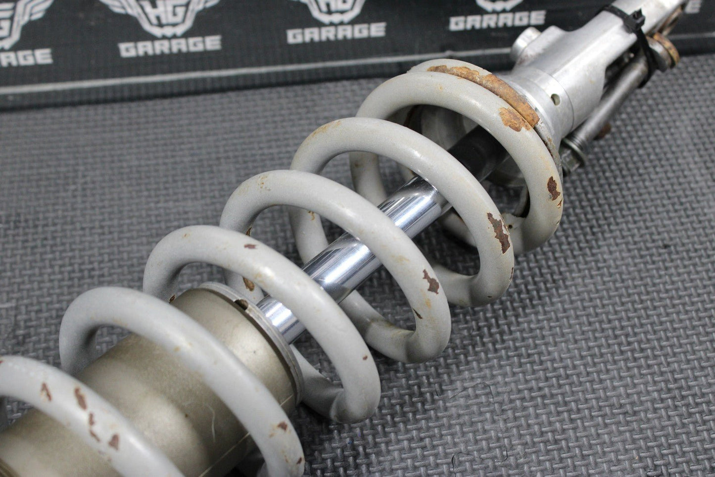 2006 YAMAHA YZ450F OEM REAR BACK SHOCK ABSORBER SUSPENSION 2S2 - 22200 - 00 - 00 - hggarage