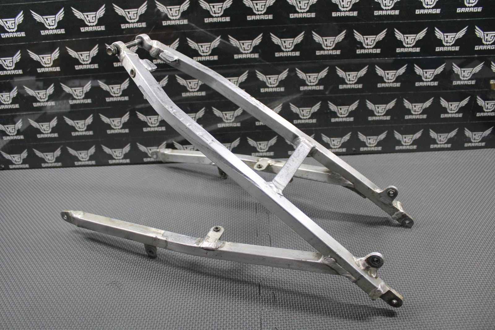 2000 2001 HONDA CR125 CR250R OEM REAR BACK SUB FRAME SUBFRAME 50200 - KZ3 - J30 GOOD - hggarage