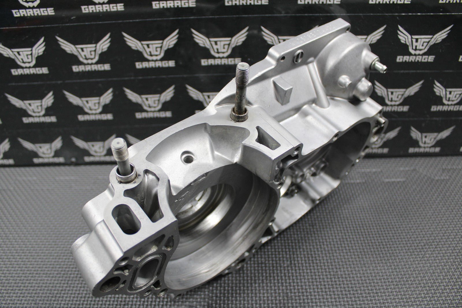 2006 2007 KAWASAKI KX250 OEM RIGHT ENGINE CRANKCASE CRANK CASE 14001 - 0065 GOOD! - hggarage